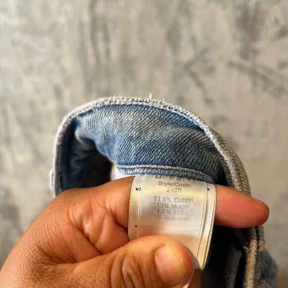 McGuire Sz 26 High-Rise Vintage Slim Fit Faded Blue Jeans Distressed Women's - Picture 7 of 8